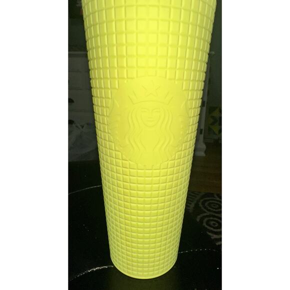 Starbucks Winter 2023 - Meadow Yellow Soft Touch Grid Tumbler (Cold Cup) - 24 oz - Picture 2 of 5